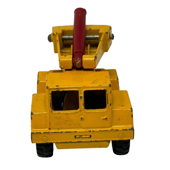Vintage Matchbox 11 Taylor Jumbo Crane Diecast Toy Car 60s Yellow Truck England - Picture 2 of 10